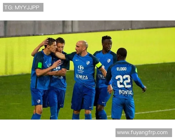 法乙联赛特鲁瓦迎战布雷斯特争夺关键三分的激烈对决